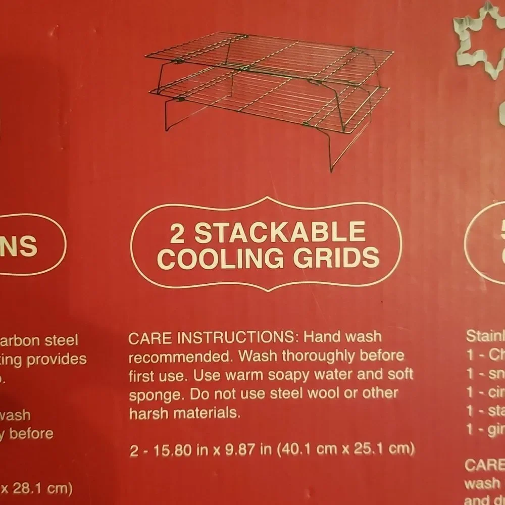 New in Box 16 Piece Baking Set